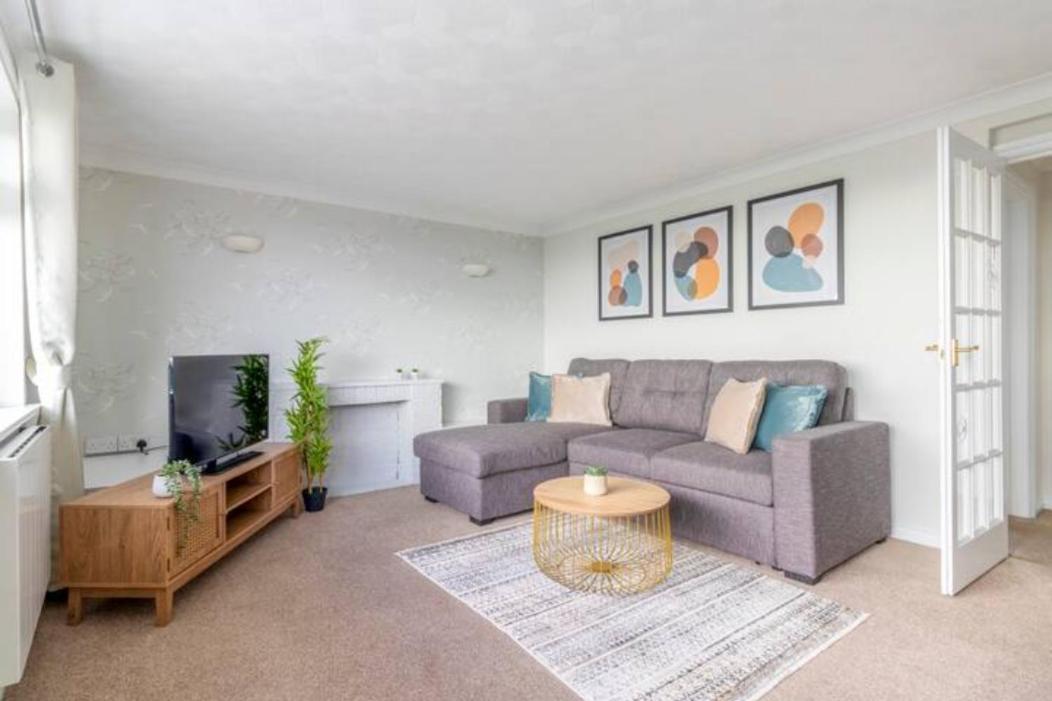 Trendy Sea View 2 Bedroom Sleeps 6 - Free Parking Bournemouth Dış mekan fotoğraf